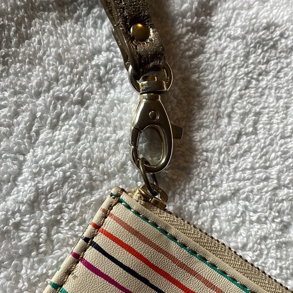 EUC distressed look Fossil wristlet - Picture 4 of 5